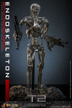 Terminator 2: Judgment Day Movie Masterpiece Die-cast Action Figure 1/6 Endoskeleton (Battle Damaged Version) 31 cm